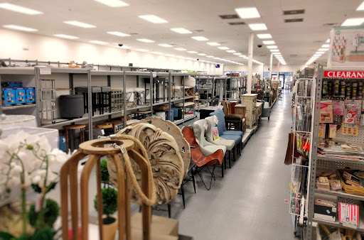 Home Goods Store «Tuesday Morning», reviews and photos, 1750 E Belt Line Rd, Richardson, TX 75081, USA