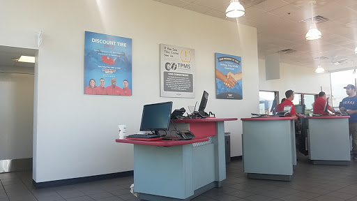 Tire Shop «Discount Tire Store - N Richland Hills, TX», reviews and photos, 8632 Davis Blvd, North Richland Hills, TX 76182, USA