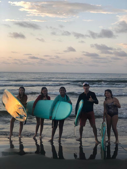 Surfing Cartagena / Ohana Surf Experience