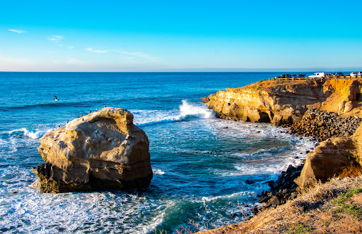 Smugglers' Cove, 1100 Sunset Cliffs Blvd, San Diego, CA 92107