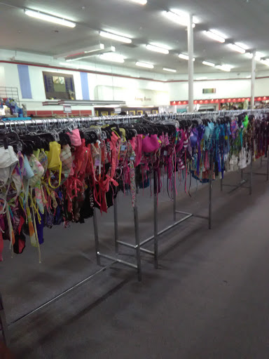 Thrift Store «The Salvation Army Family Store & Donation Center», reviews and photos, 823 E Auburn Rd, Rochester Hills, MI 48307, USA
