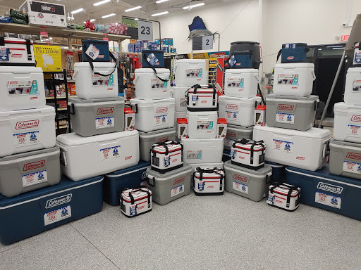 Sporting Goods Store «Half Hitch-Panama City Beach», reviews and photos, 2206 Thomas Dr, Panama City, FL 32408, USA