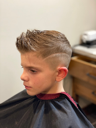 Barber Shop «Famous Razor Barber Shop», reviews and photos, 5 Trading Post Way, Medford Lakes, NJ 08055, USA