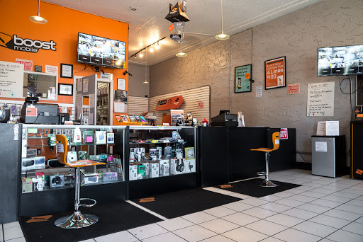 Telecommunications Service Provider «Boost Mobile», reviews and photos, 1109 W Broadway Ave, Minneapolis, MN 55411, USA