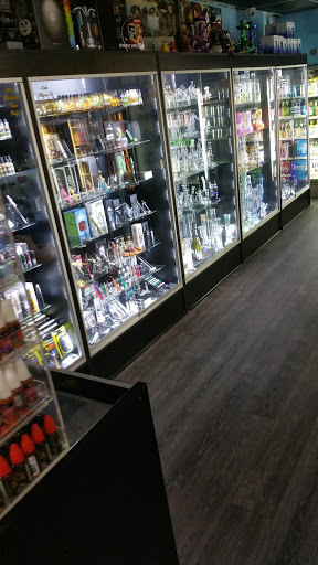 Tobacco Shop «Smokin Spades Premier Smoke and Vapor Shop», reviews and photos, 11180 W Flagler St #7, Miami, FL 33174, USA