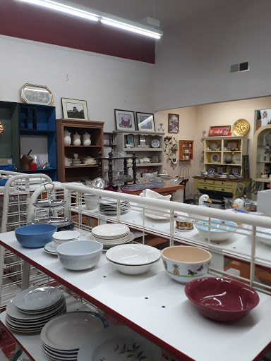 Thrift Store «Hospice Thrift Store», reviews and photos, 503 E Seltice Way # F, Post Falls, ID 83854, USA