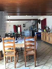 Atmosphère du Restaurant français Restaurant Le Dolmen à Espartignac - n°4