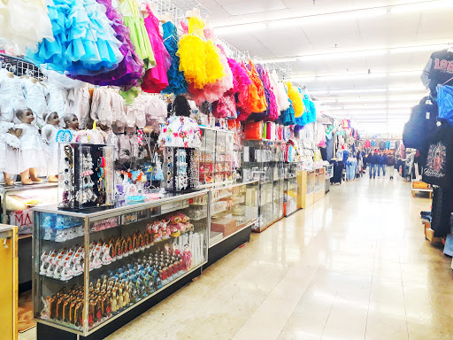 Shopping Mall «Elgin Shopping Mall», reviews and photos, 308 S McLean Blvd, Elgin, IL 60123, USA