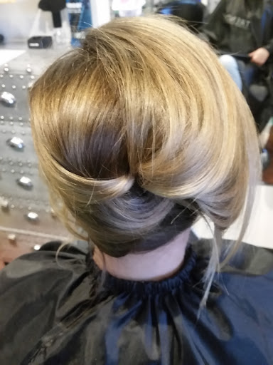 Spa «Strada Salon & Spa», reviews and photos, 1540 Carlemont Dr, Crystal Lake, IL 60014, USA