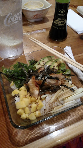 Nikki’s Fresh Gourmet & Sushi downtown
