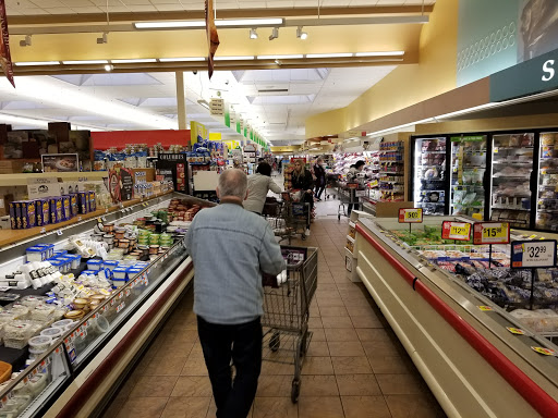 Shopping Mall «Concordia Shopping Center», reviews and photos, 1600 Perrineville Rd, Monroe Township, NJ 08831, USA