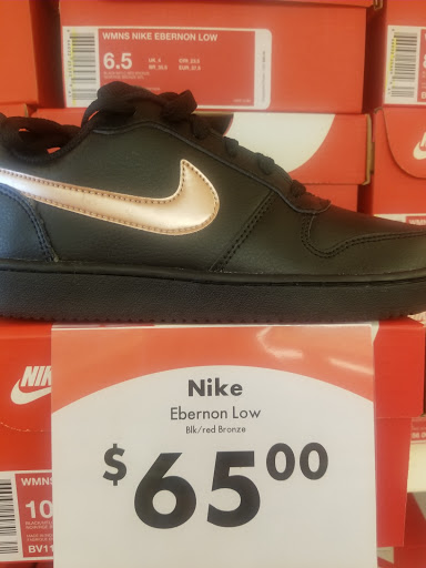 Shoe Store «Shoe Carnival», reviews and photos, 2706 Plainfield Rd, Joliet, IL 60435, USA