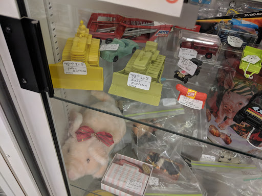 Antique Store «South Louisville Antique & Toy», reviews and photos, 4150 Blue Lick Rd # 8, Louisville, KY 40229, USA