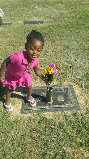 Memorial Park «Skyvue Memorial Gardens Funeral Home & Cemetery», reviews and photos, 7220 Rendon Bloodworth Rd, Mansfield, TX 76063, USA