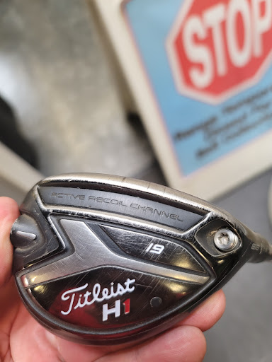 Sporting Goods Store «Roger Dunn Golf Shops», reviews and photos, 1421 Village Way, Santa Ana, CA 92705, USA