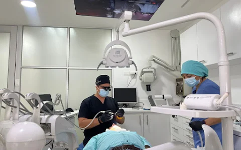 Dr. Victor Manuel Segarra. Odontología Restauradora e Implantes image