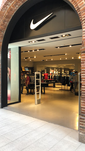 Stores to buy men's polo shirts Rosario