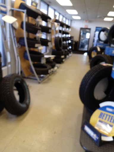 Tire Shop «Tireman Auto Service Centers», reviews and photos, 532 Illinois Ave, Maumee, OH 43537, USA