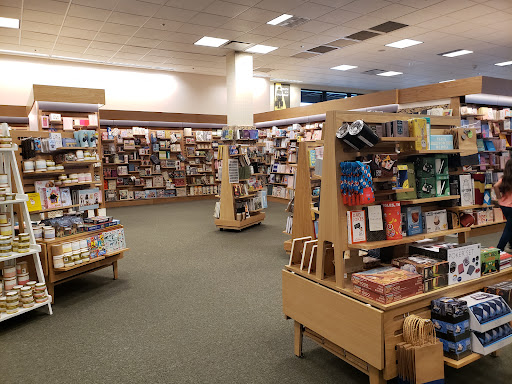 Book Store «Barnes & Noble Booksellers Clackamas Town Ctr Mall», reviews and photos, 12000 SE 82nd Ave, Portland, OR 97086, USA