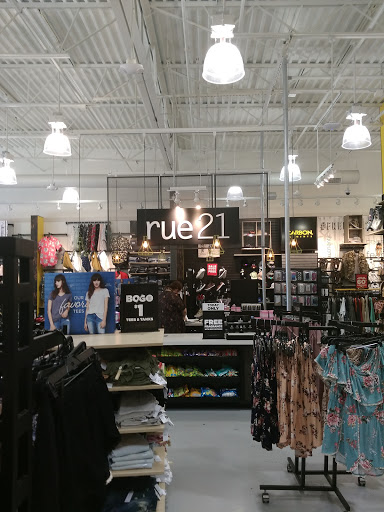 Clothing Store «rue21», reviews and photos, 554 Pinnacle Pkwy #717, Bristol, TN 37620, USA