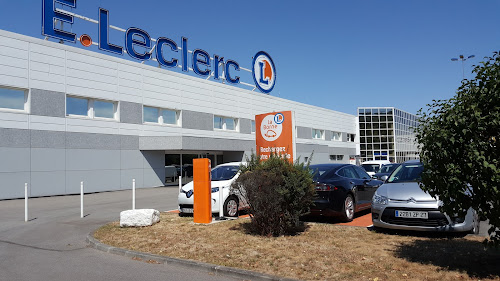Borne de recharge de véhicules électriques Leclerc Charging Station Incarville