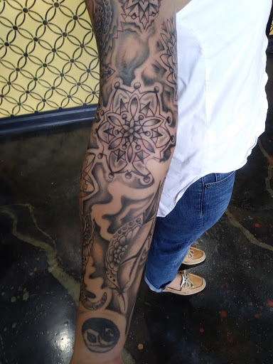 Tattoo Shop «Lucky Lotus Tattoo», reviews and photos, 1045 S Clinton Ave, Rochester, NY 14620, USA