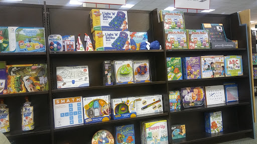 Book Store «Barnes & Noble», reviews and photos, 800 Settlers Ridge Center Dr, Pittsburgh, PA 15205, USA