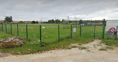Stade de Football Ozouer le Voulgis à Ozouer-le-Voulgis