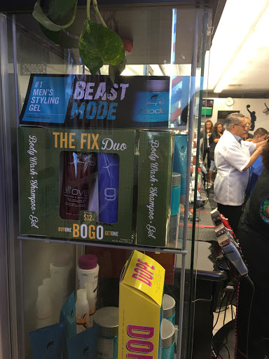 Barber Shop «J & R Barber Shop», reviews and photos, 8444 Laurel Canyon Blvd, Sun Valley, CA 91352, USA