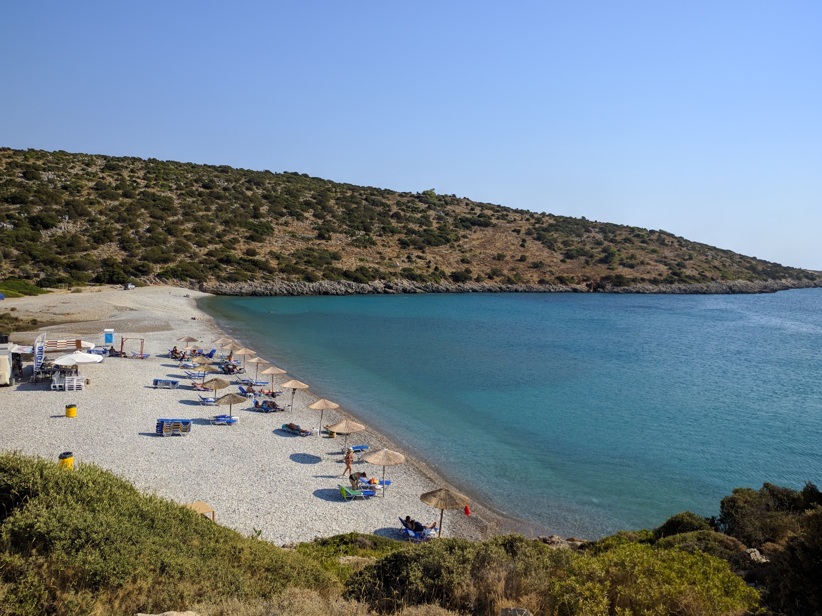 Foto von Salagona beach mit kleine, beiger kiesel Oberfläche