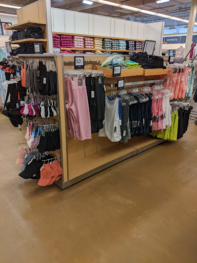 Clothing Store «Gap Outlet», reviews and photos, 424 Outlet Center Dr, Queenstown, MD 21658, USA