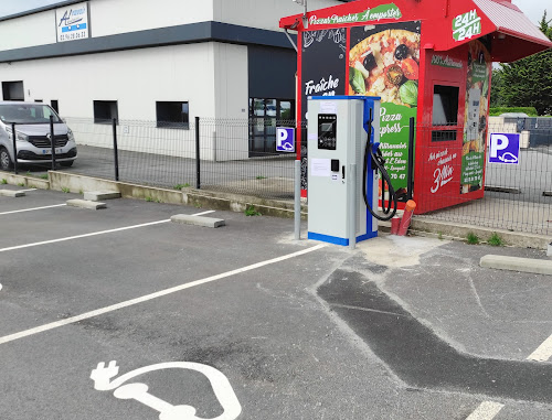 Station de recharge pour véhicules électriques à Loudéac