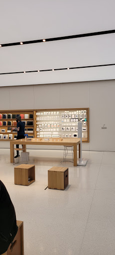 Computer Store «Apple Orland Square Mall», reviews and photos, 428 Orland Square Dr, Orland Park, IL 60462, USA