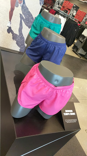 Clothing Store «Nike Factory Store», reviews and photos, 2210 Tanger Blvd #225, Gonzales, LA 70737, USA