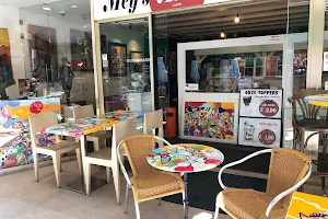 Mey's Art café image