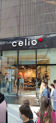 Magasin de vêtements pour hommes celio Plaisir