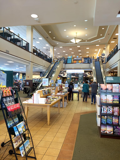 Book Store «Barnes & Noble», reviews and photos, 11 W Hillsdale Blvd, San Mateo, CA 94403, USA