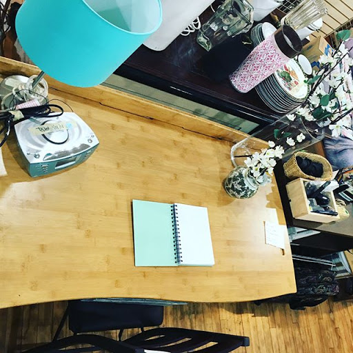 Thrift Store «Monarch Thrift Shop», reviews and photos, 2866 N Milwaukee Ave, Chicago, IL 60618, USA