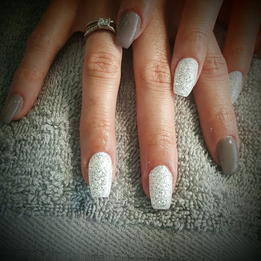 Beauty Salon «Hotlines Beauty Supply, Salon & Boutique», reviews and photos, 4655 S 1900 W, Roy, UT 84067, USA