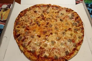 Linda's Pizza image