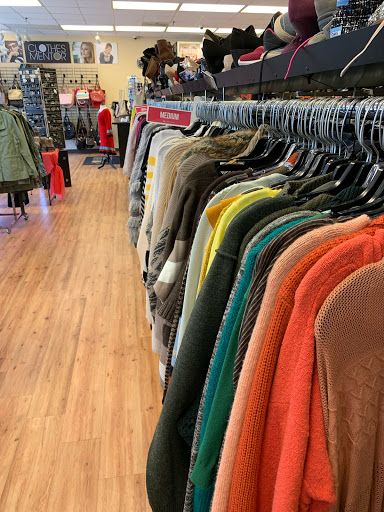 Used Clothing Store «Clothes Mentor», reviews and photos, 2701 N Mall Dr, Virginia Beach, VA 23452, USA