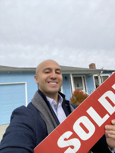 Efrain Fernandez Real Estate Expert image