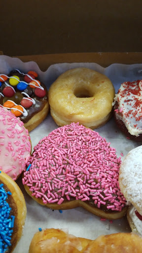 Donut Shop «Sarah Donuts», reviews and photos, 5860 Jimmy Carter Blvd #155, Norcross, GA 30071, USA