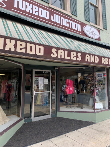 Bridal Shop «J & B Bridals & Formals», reviews and photos, 136 S Main St, Chambersburg, PA 17201, USA