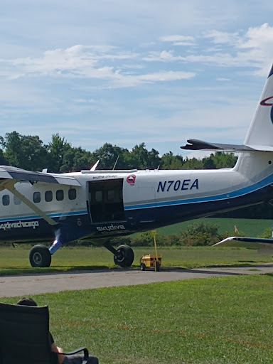 Skydiving Center «Cleveland Skydiving Center», reviews and photos, 15199 Grove Rd, Garrettsville, OH 44231, USA