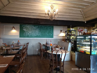 Fenice Cafe & Restaurant