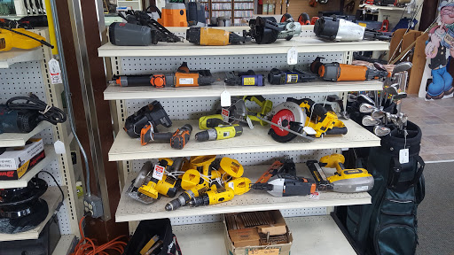 Pawn Shop «SILVER LINING JEWELRY AND LOAN GRESHAM», reviews and photos, 300 SE 181st Ave, Portland, OR 97233, USA