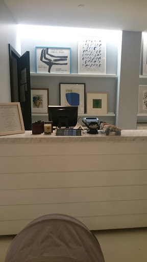 Clothing Store «Club Monaco Collins Avenue», reviews and photos, 624 Collins Ave, Miami Beach, FL 33139, USA