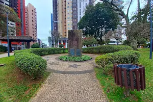 Praça do Japão image