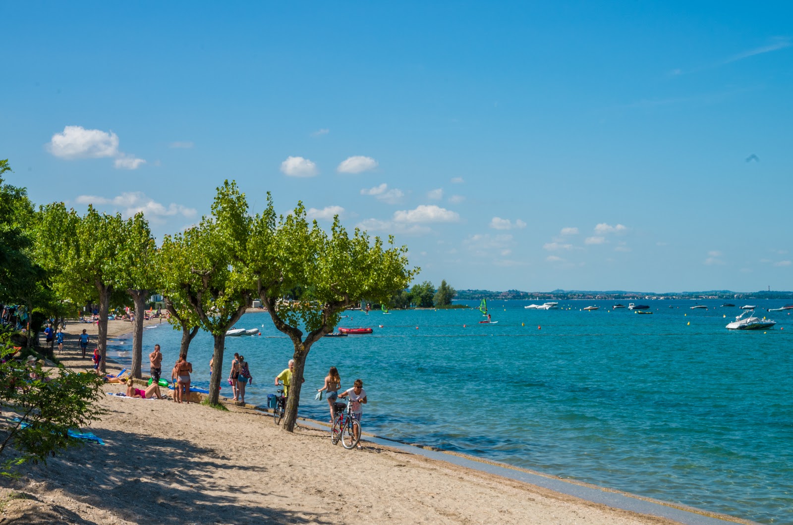 Spiaggia D'Oro'in fotoğrafı geniş plaj ile birlikte